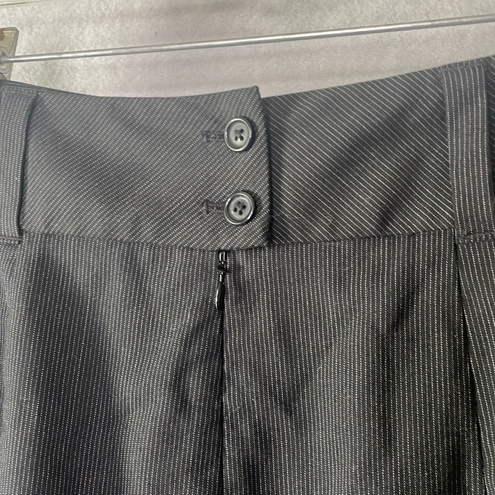Banana Republic Women's Wool + Elastane Pin Stripe Pencil Skirt Black Size 6 - Picture 3 of 7